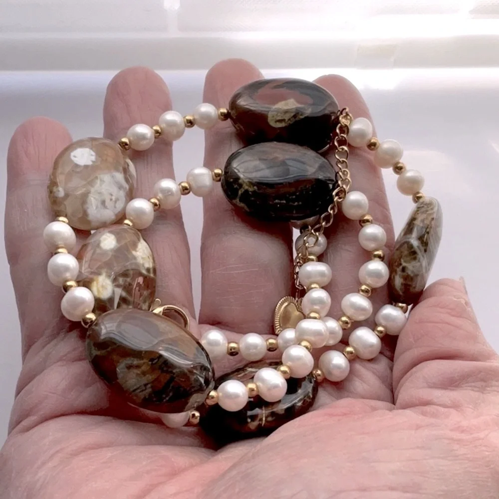 🟥Brand New Pearl & Flower Agate Necklace Handcrafted
